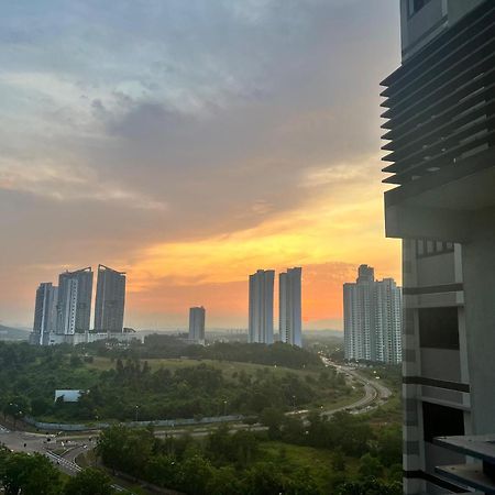D Bunga مسلم Homestay Pool View Legoland Nusajaya Nusajaya  Exteriér fotografie