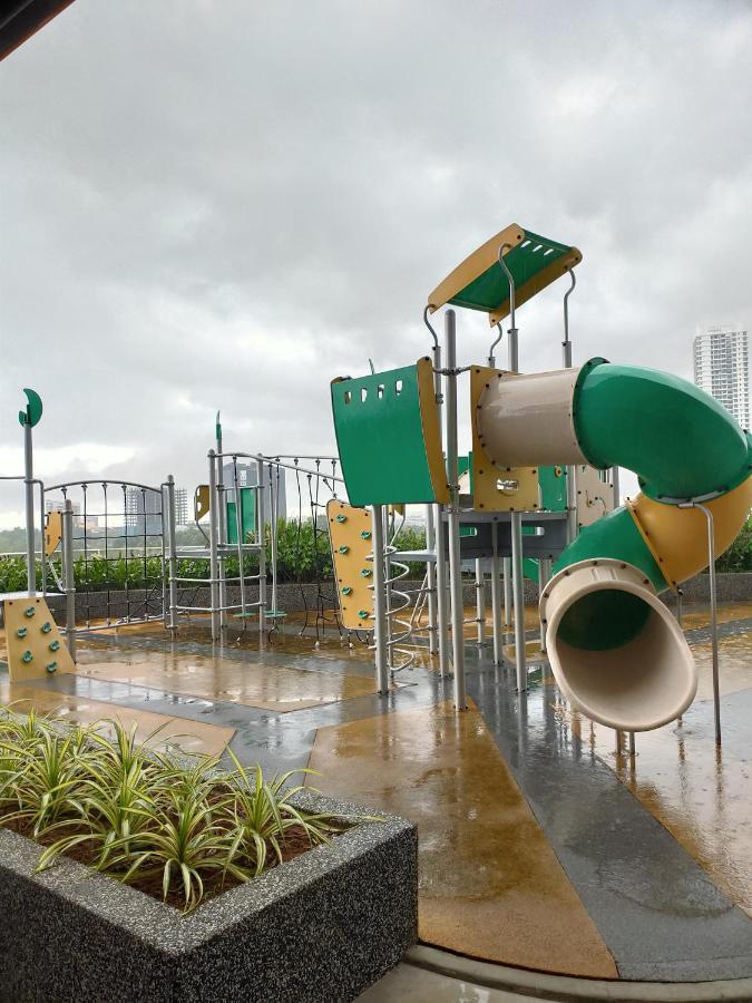 D Bunga مسلم Homestay Pool View Legoland Nusajaya Nusajaya  Exteriér fotografie