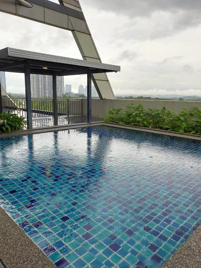 D Bunga مسلم Homestay Pool View Legoland Nusajaya Nusajaya  Exteriér fotografie