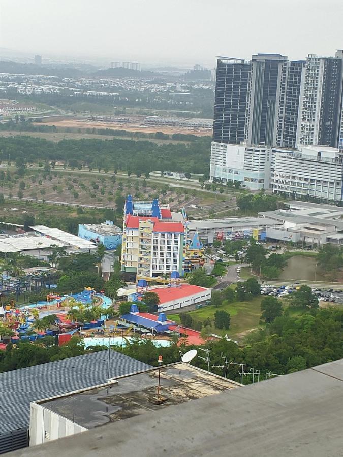 D Bunga مسلم Homestay Pool View Legoland Nusajaya Nusajaya  Exteriér fotografie